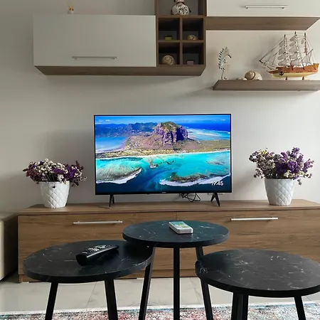 3 Διαμέρισμα *